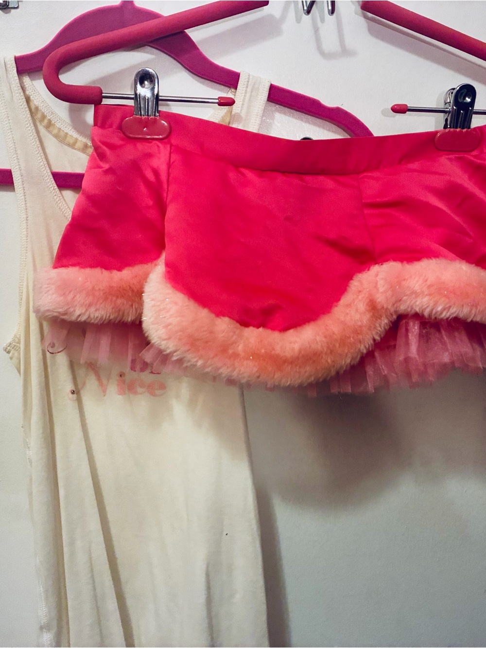 VS Xmas 2007 Santa Skirt & naughty or nice beater - Picture 6 of 6
